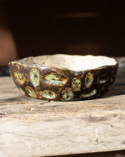 Taça Decorativa Irregular Cerâmica Artesanal Tons Terra Verde Feita à Mão Portugal