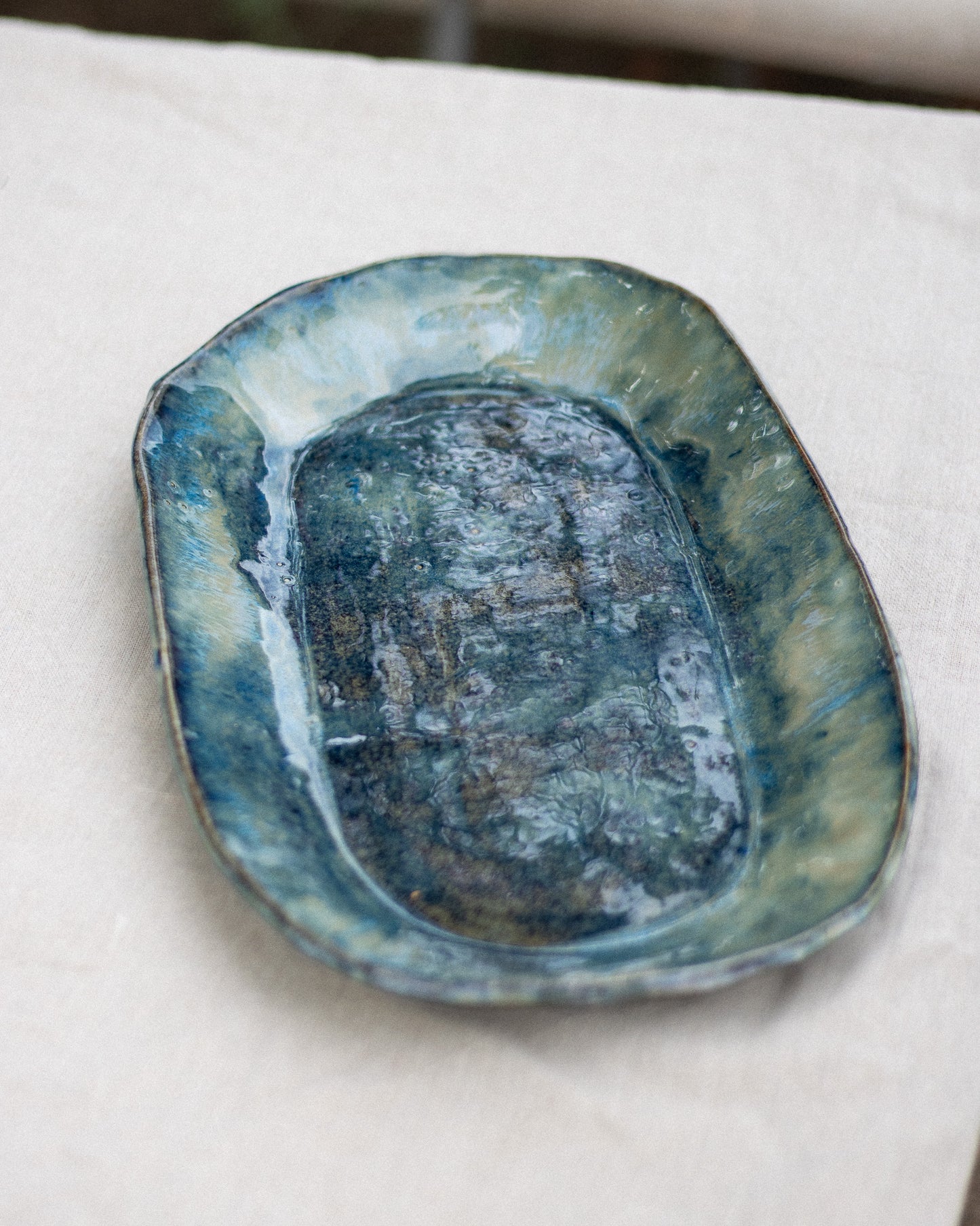 Travessa Oval Cerâmica Artesanal Azul e Verde Efeito Mar Feita à Mão em Portugal